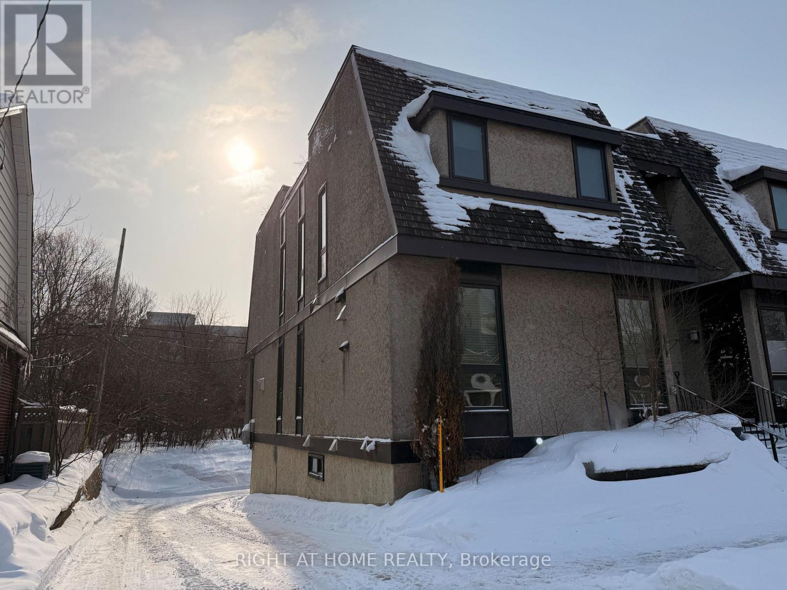 221 Crichton Street, Ottawa, Ontario  K1M 1W3 - Photo 2 - X12781302