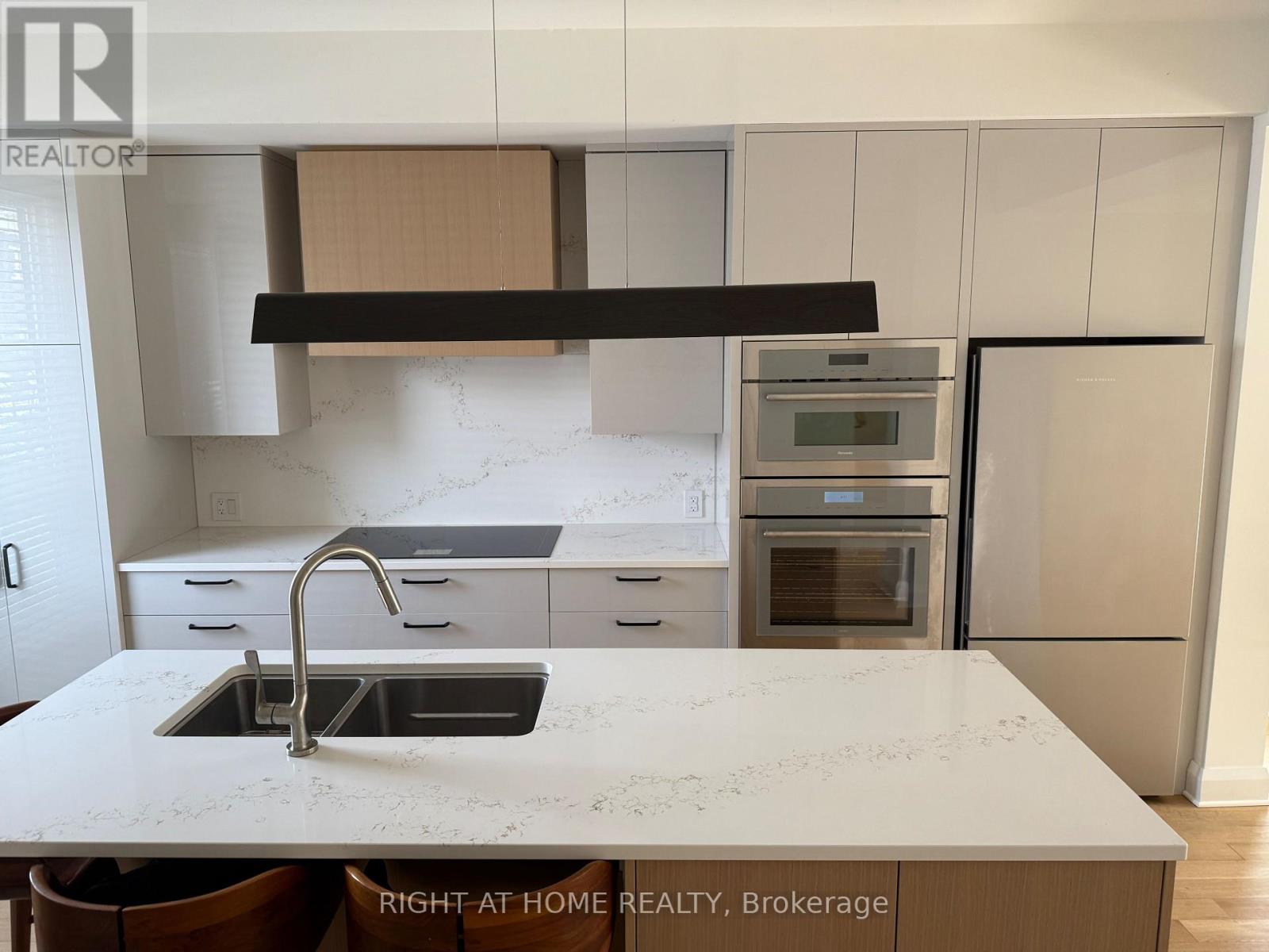 221 Crichton Street, Ottawa, Ontario  K1M 1W3 - Photo 5 - X12781302