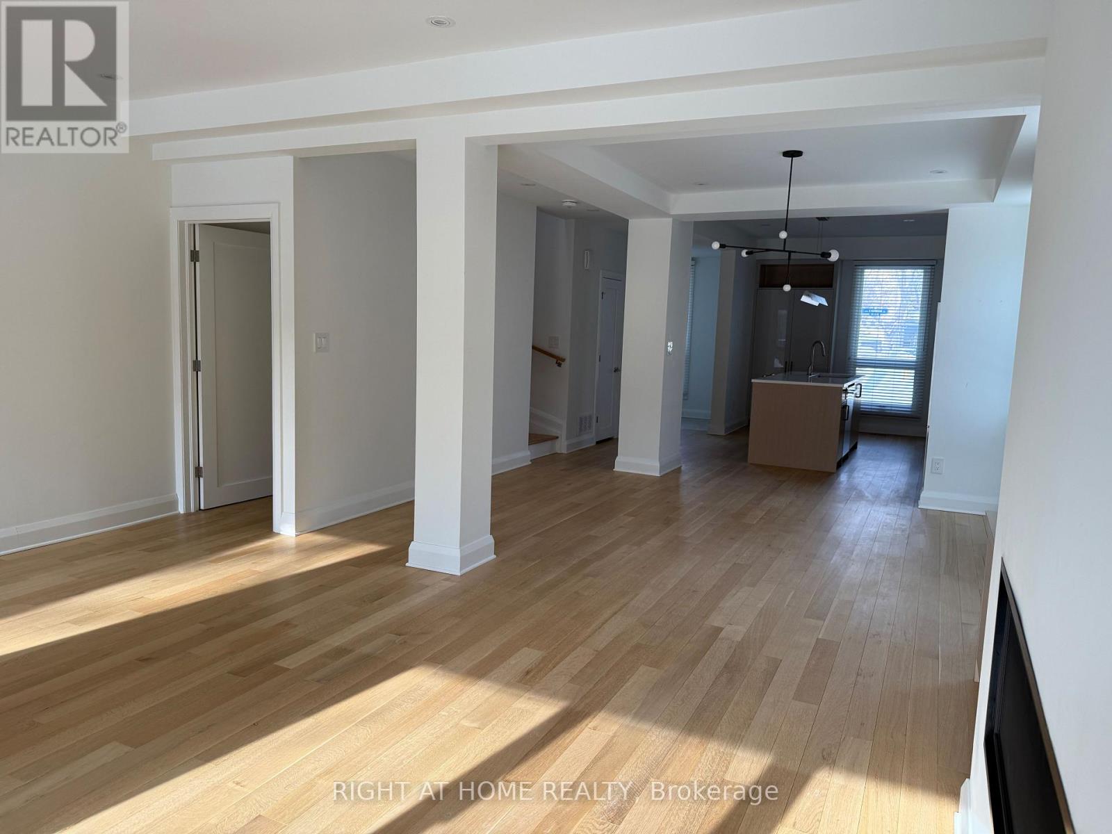 221 Crichton Street, Ottawa, Ontario  K1M 1W3 - Photo 9 - X12781302