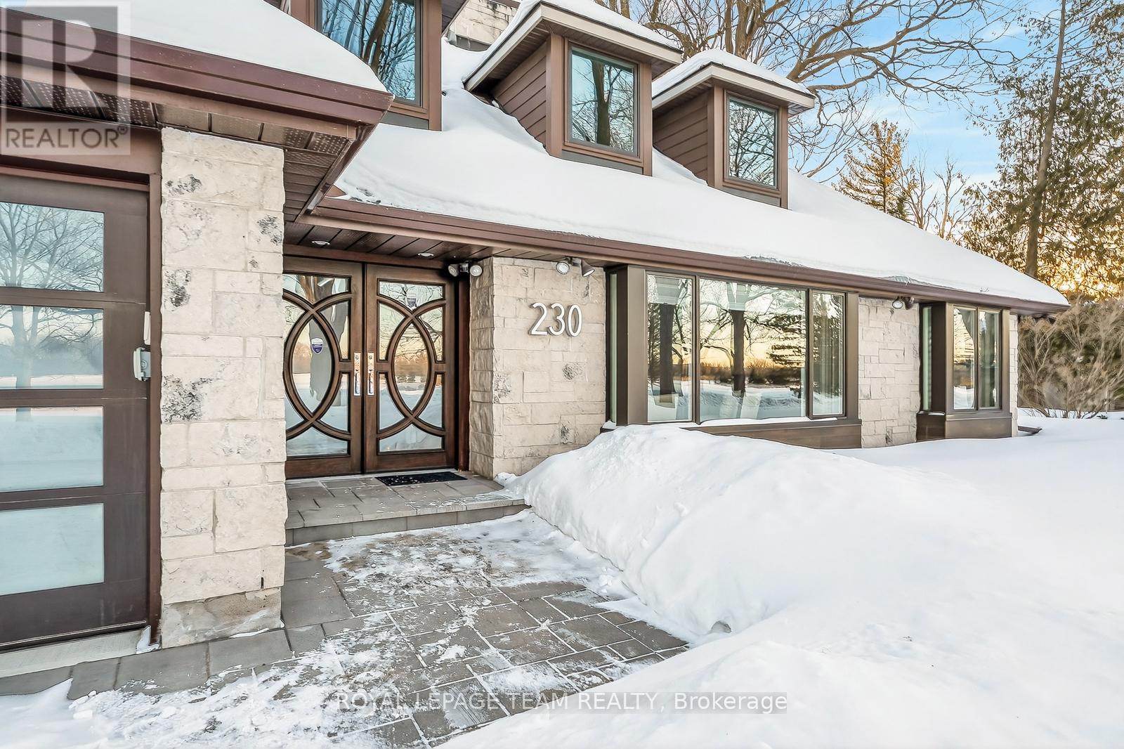 230 Sandridge Road, Ottawa, Ontario  K1L 5A2 - Photo 4 - X12781342