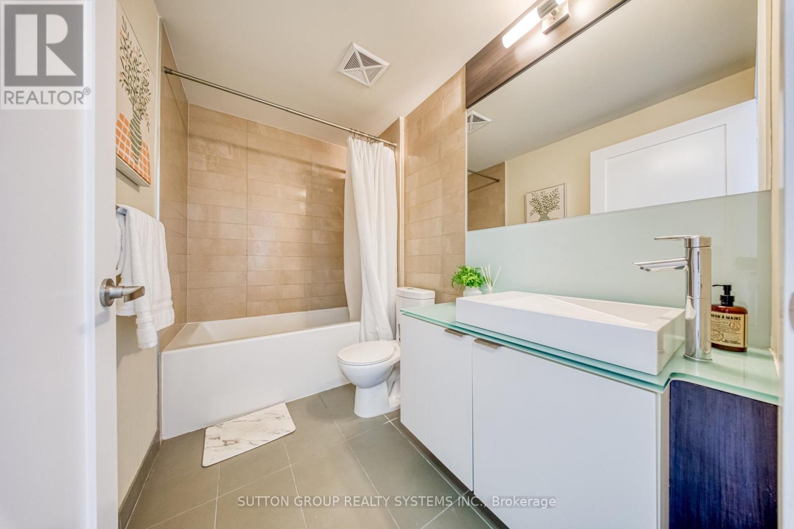 1912 - 300 Front Street W, Toronto, Ontario  M5V 0E9 - Photo 41 - C12781312