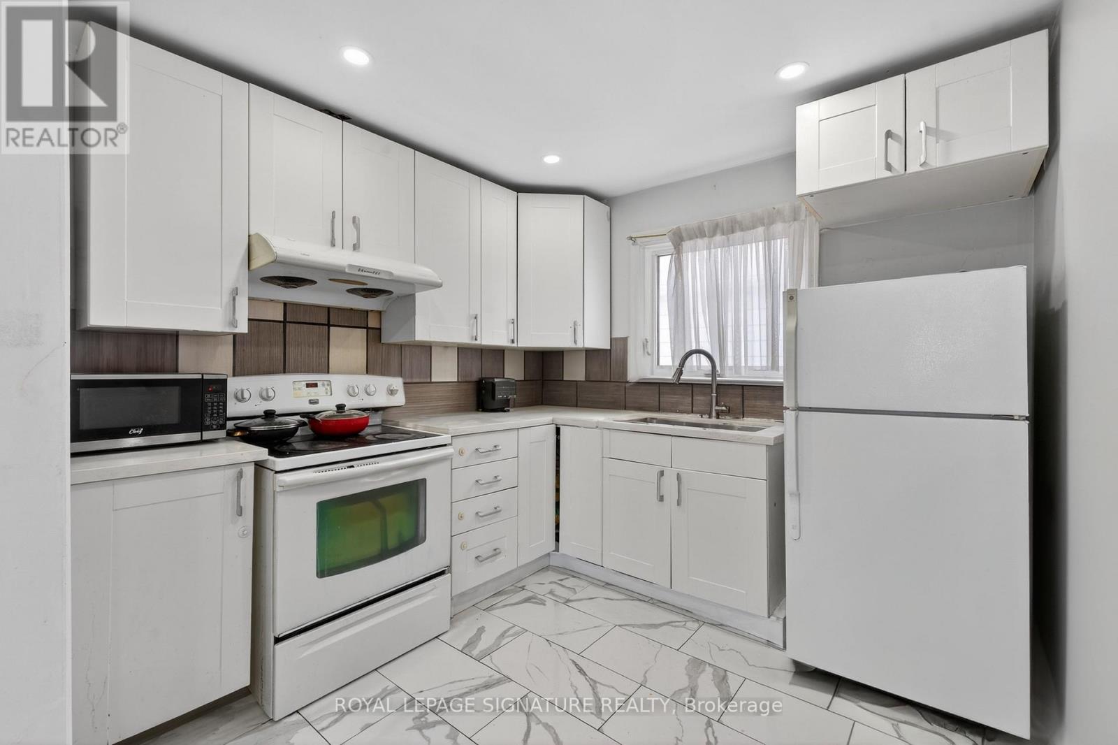 39 Rhydwen Avenue, Toronto, Ontario  M1N 2E2 - Photo 12 - E12781370