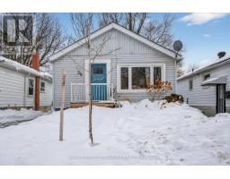 39 RHYDWEN AVENUE, Toronto, Ontario