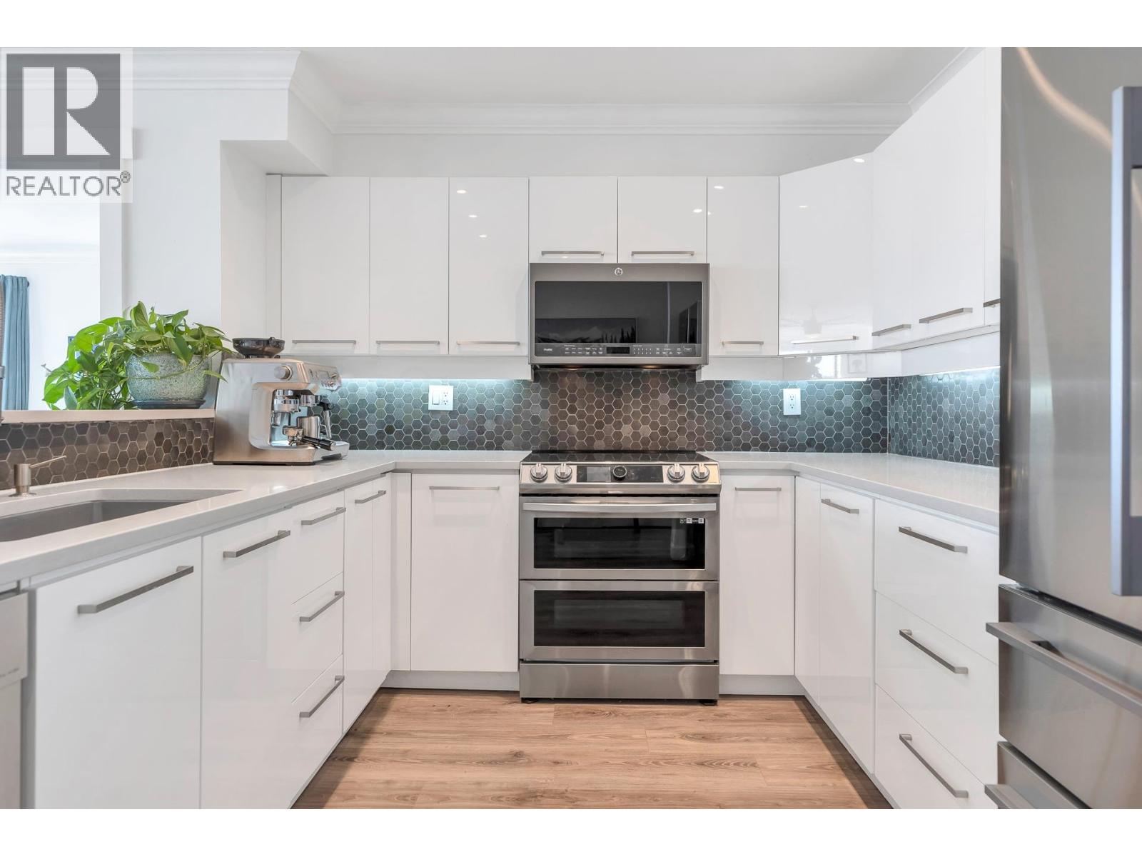 406 305 Lonsdale Avenue, North Vancouver, British Columbia  V7M 2G3 - Photo 18 - R3088731