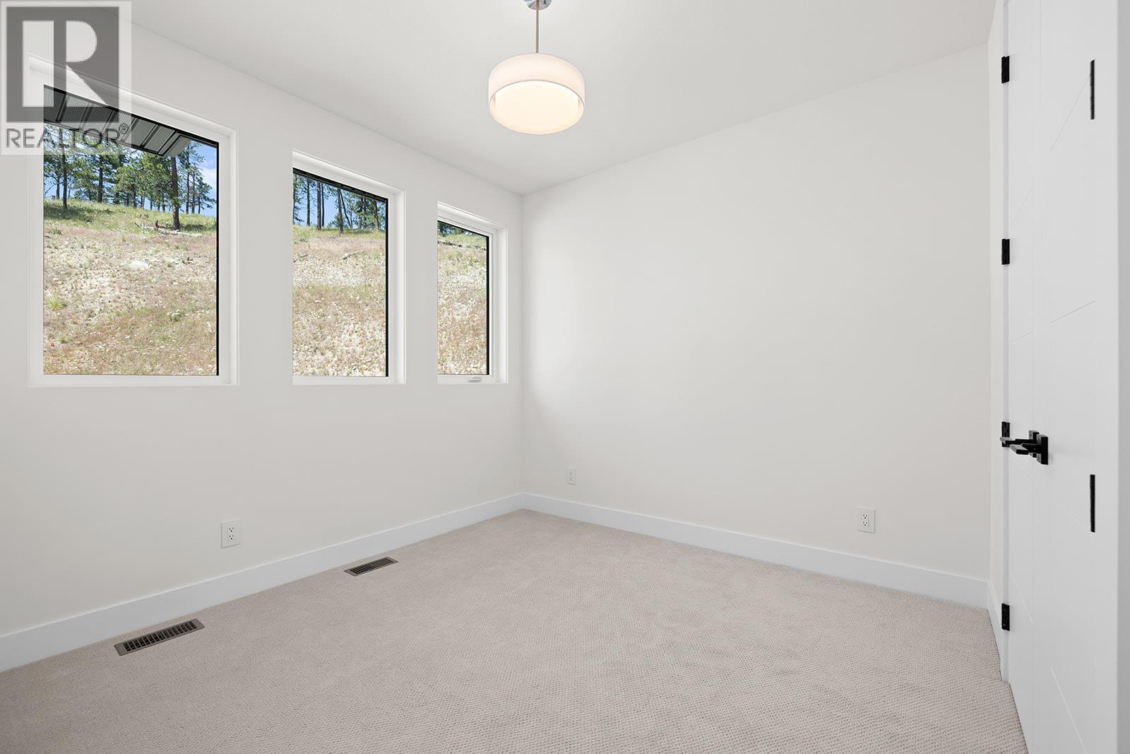 3462 Hilltown Close Kelowna Photo 32