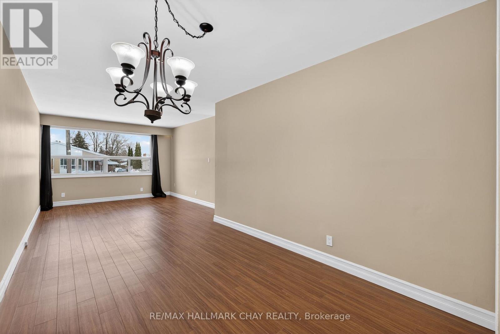 313 Taylor Mills Drive N, Richmond Hill, Ontario  L4C 2T8 - Photo 10 - N12781288