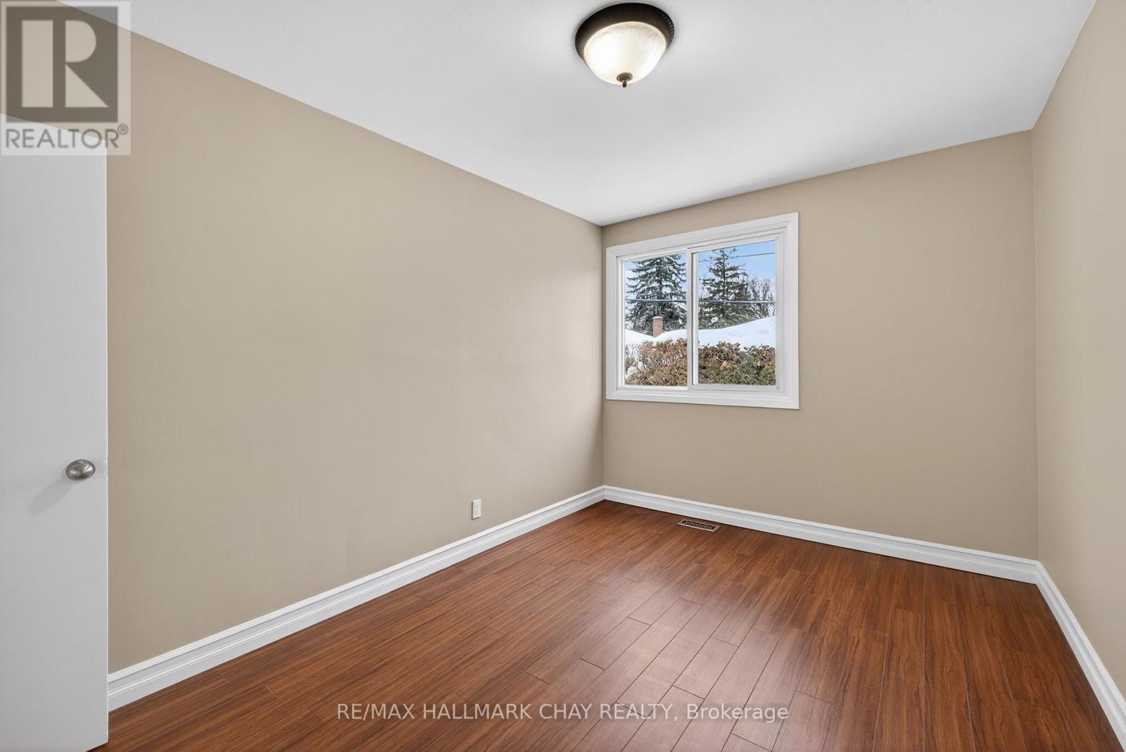 313 Taylor Mills Drive N, Richmond Hill, Ontario  L4C 2T8 - Photo 12 - N12781288