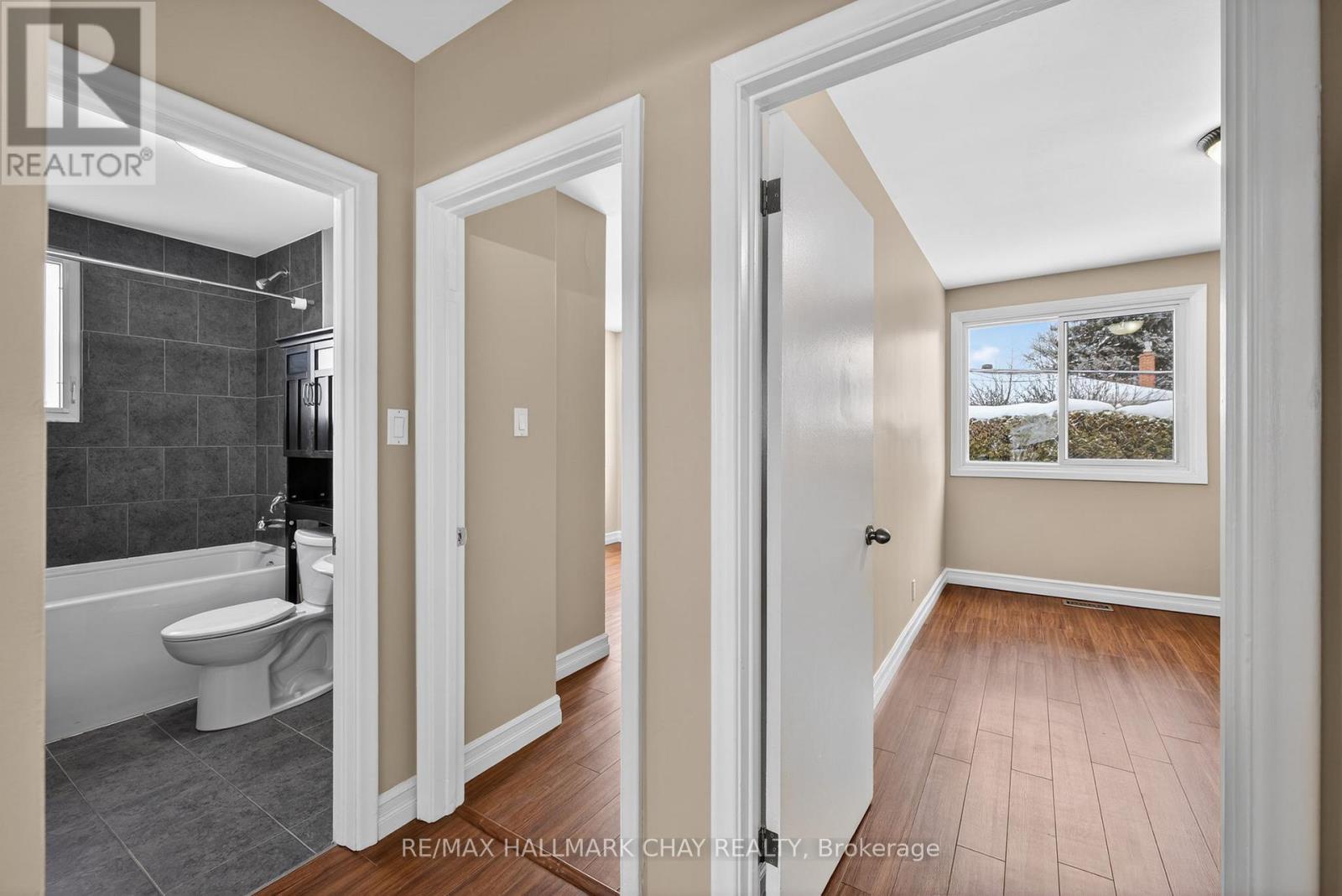 313 Taylor Mills Drive N, Richmond Hill, Ontario  L4C 2T8 - Photo 14 - N12781288