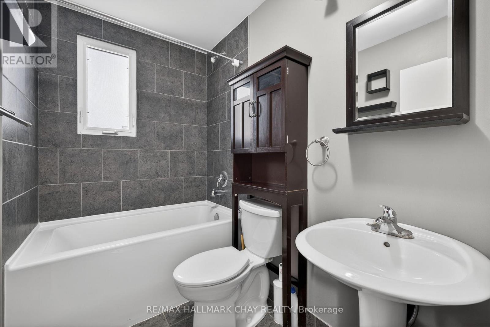 313 Taylor Mills Drive N, Richmond Hill, Ontario  L4C 2T8 - Photo 19 - N12781288