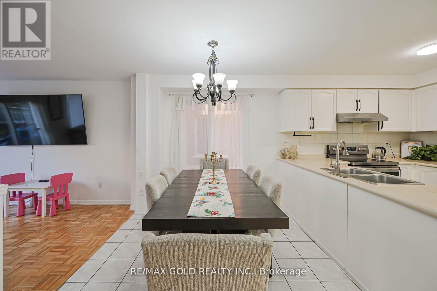 34 Earth Star Trail, Brampton, Ontario  L6R 2P3 - Photo 14 - W12781296