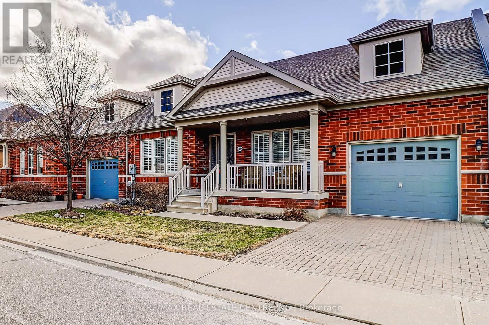 40 Muzzo Drive, Brampton, Ontario  L6R 3W8 - Photo 2 - W12781314