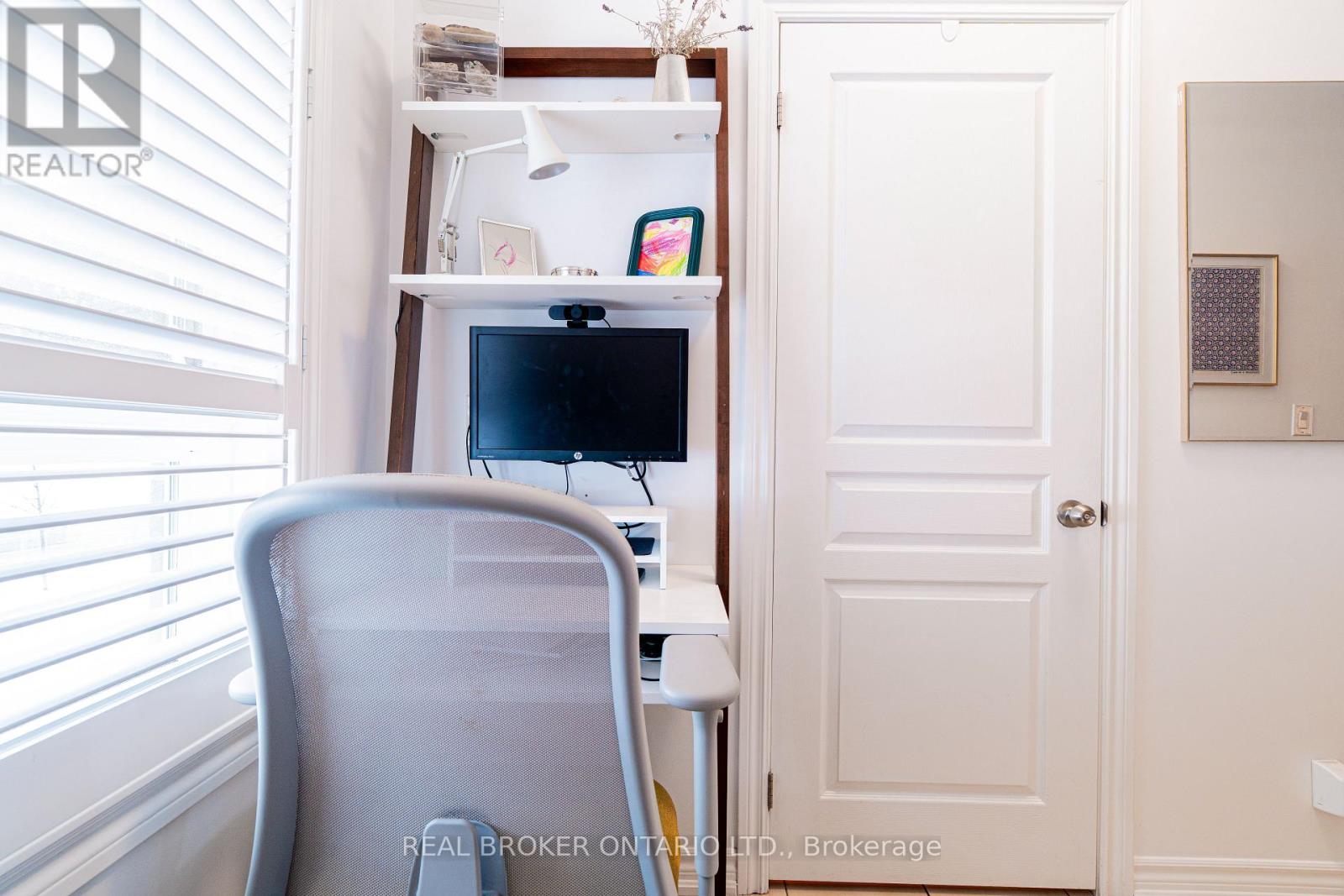 2 - 104 Caledonia Park Road, Toronto, Ontario  M6H 0B1 - Photo 15 - W12781320