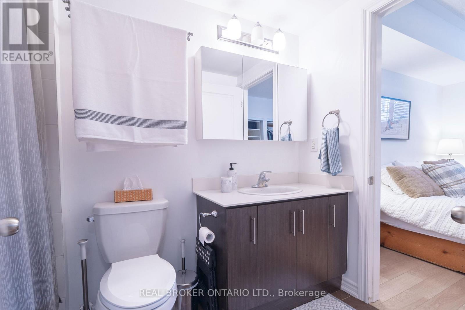 2 - 104 Caledonia Park Road, Toronto, Ontario  M6H 0B1 - Photo 20 - W12781320