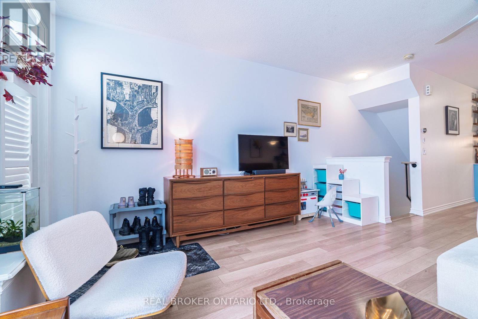 2 - 104 Caledonia Park Road, Toronto, Ontario  M6H 0B1 - Photo 4 - W12781320