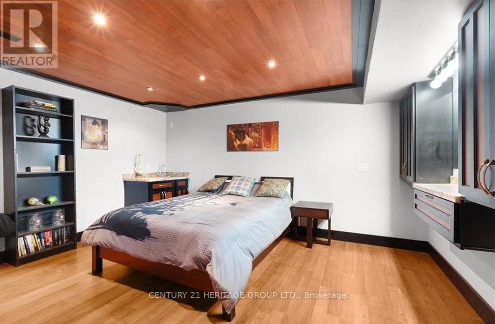 340 Old Mud Street, Hamilton, Ontario  L8J 3Z9 - Photo 38 - X12781294