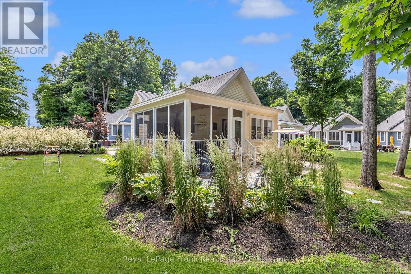 212 - 23 Hollow Lane, Prince Edward County, Ontario  K0K 1P0 - Photo 2 - X12781368