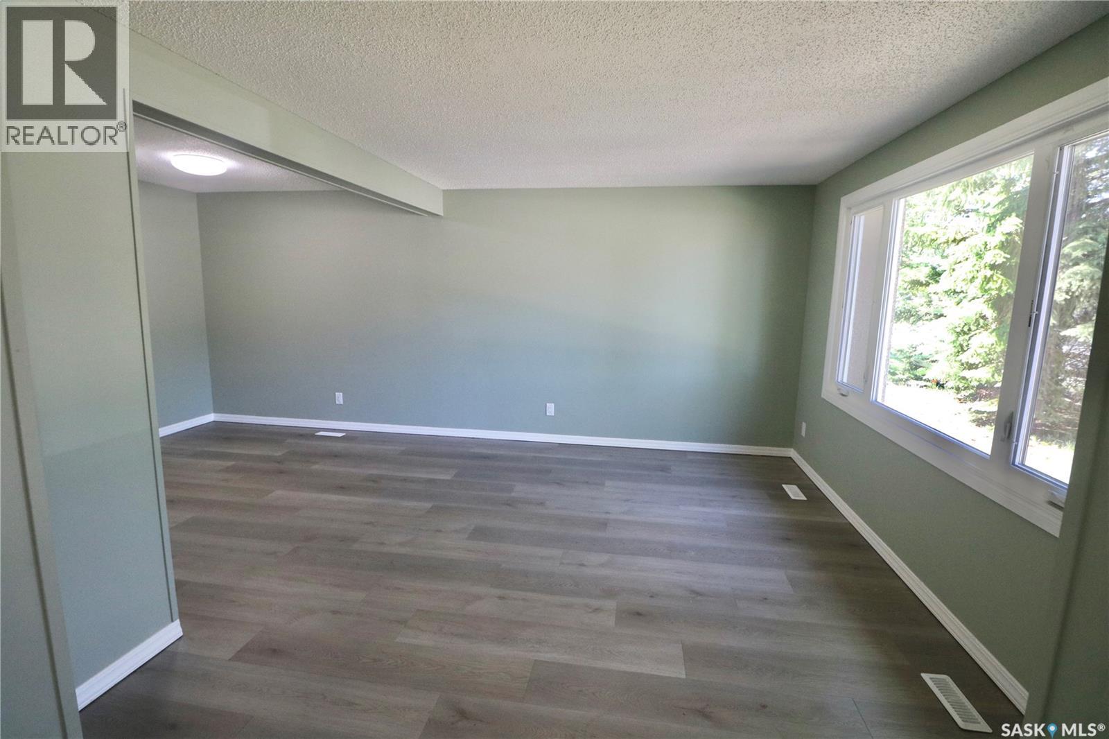 2823 7th Avenue E, Regina, Saskatchewan  S4N 5N2 - Photo 2 - SK028372