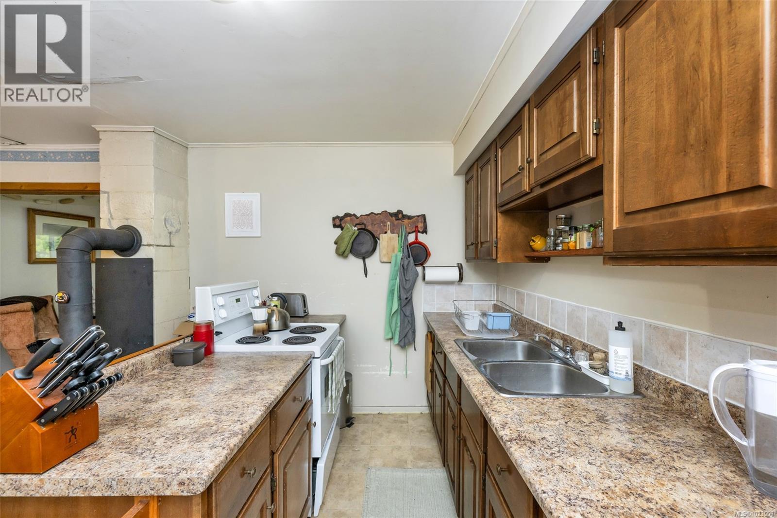 17002 Wickanninish Rd, Port Renfrew, British Columbia  V0S 1K0 - Photo 25 - 1023558