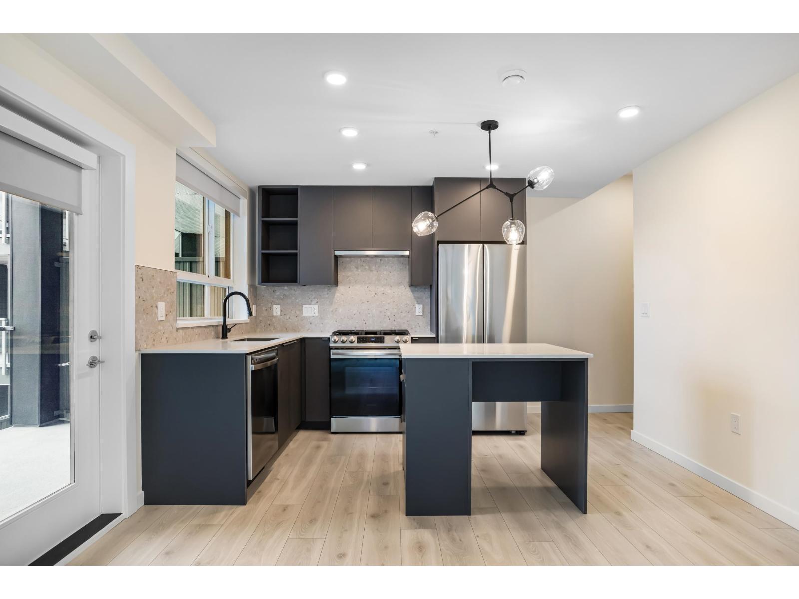 301 7920 206 Street, Langley, British Columbia  V3A 8S5 - Photo 3 - R3089183