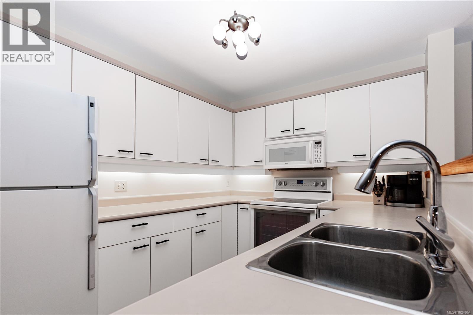 3210 27 Island Hwy S, Campbell River, British Columbia  V9W 1A2 - Photo 17 - 1024964