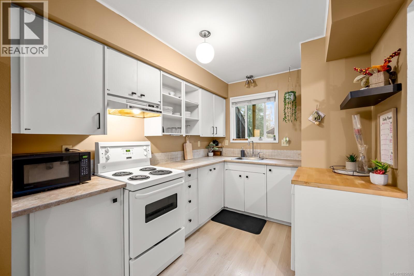 17 158 Back Rd, Courtenay, British Columbia  V9N 3W6 - Photo 2 - 1025823