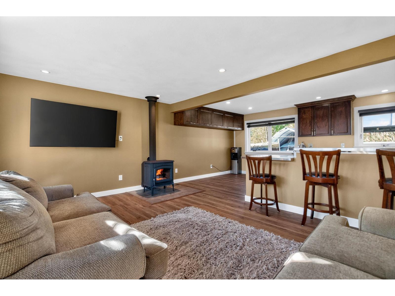 7881 Burdock Street, Mission, British Columbia  V2V 4Y5 - Photo 9 - R3088353