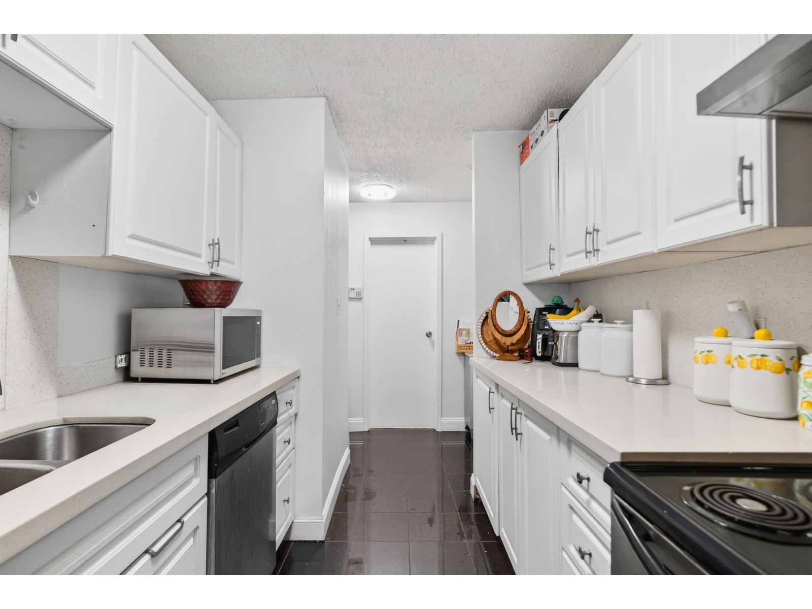 101 9644 134 Street, Surrey, British Columbia  V3T 5M3 - Photo 9 - R3089176