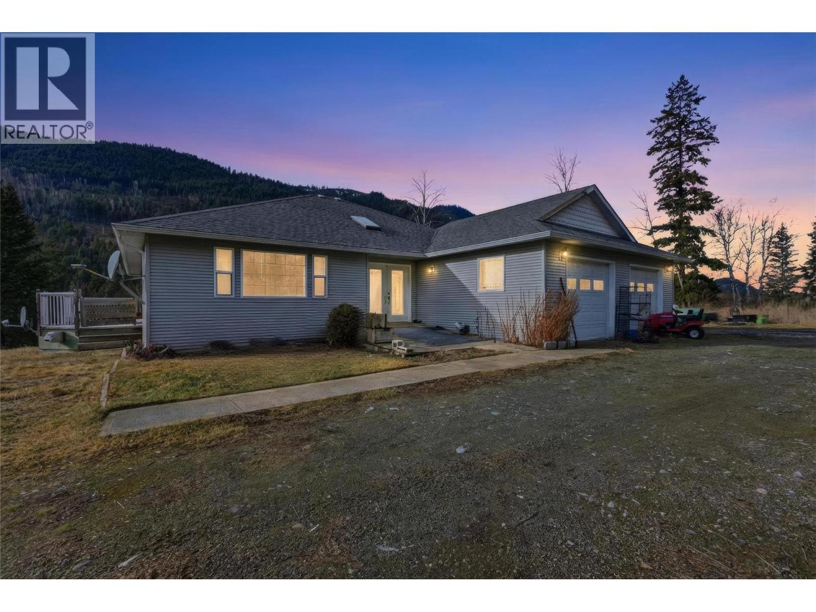 6541/6675 Heffley Louis Creek Road, Kamloops, British Columbia V0E 2E0 - Photo 1 - 10375523