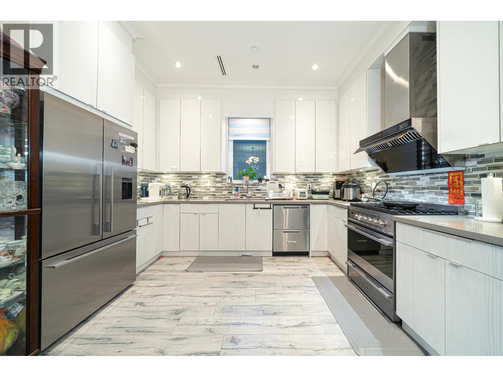 Listing Picture 11 of 28 : 5474 DUNDEE STREET, Vancouver / 溫哥華 - 魯藝地產 Yvonne Lu Group - MLS Medallion Club Member