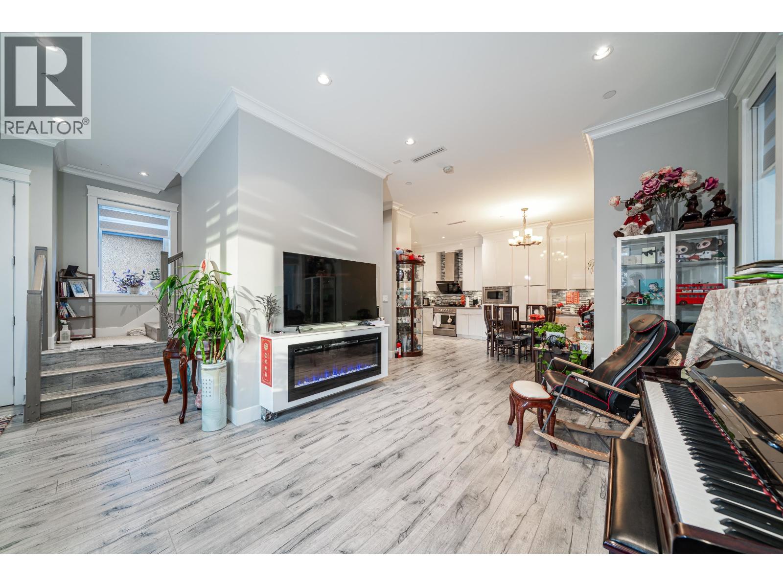 Listing Picture 6 of 28 : 5474 DUNDEE STREET, Vancouver / 溫哥華 - 魯藝地產 Yvonne Lu Group - MLS Medallion Club Member