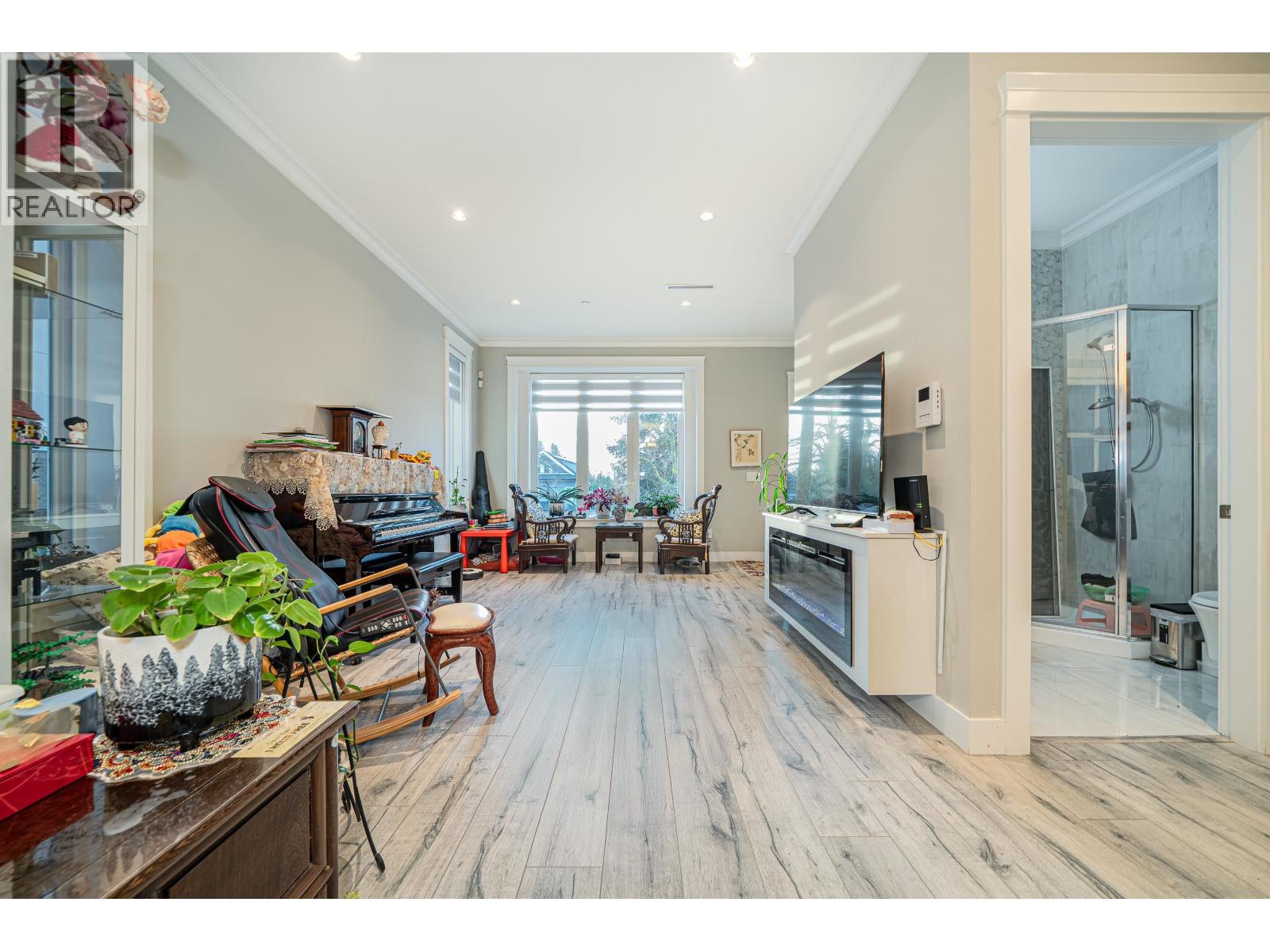 Listing Picture 8 of 28 : 5474 DUNDEE STREET, Vancouver / 溫哥華 - 魯藝地產 Yvonne Lu Group - MLS Medallion Club Member