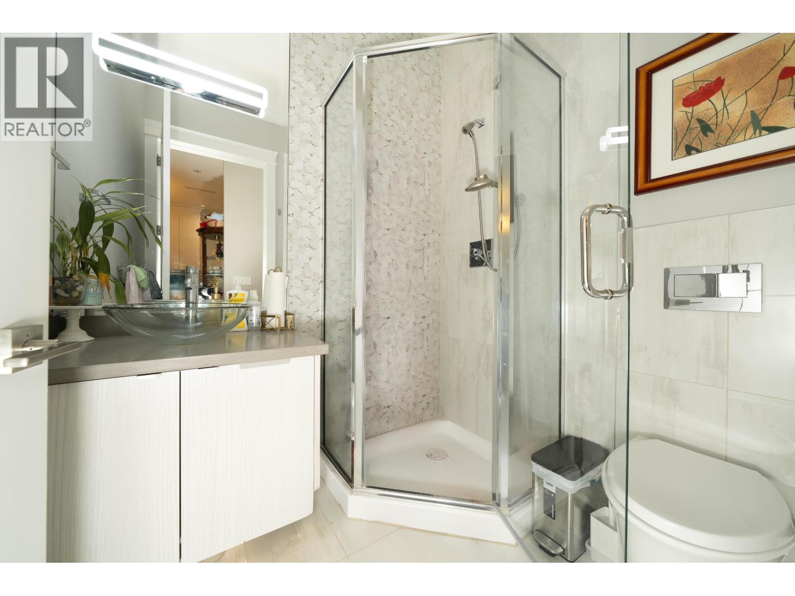 Listing Picture 13 of 28 : 5474 DUNDEE STREET, Vancouver / 溫哥華 - 魯藝地產 Yvonne Lu Group - MLS Medallion Club Member