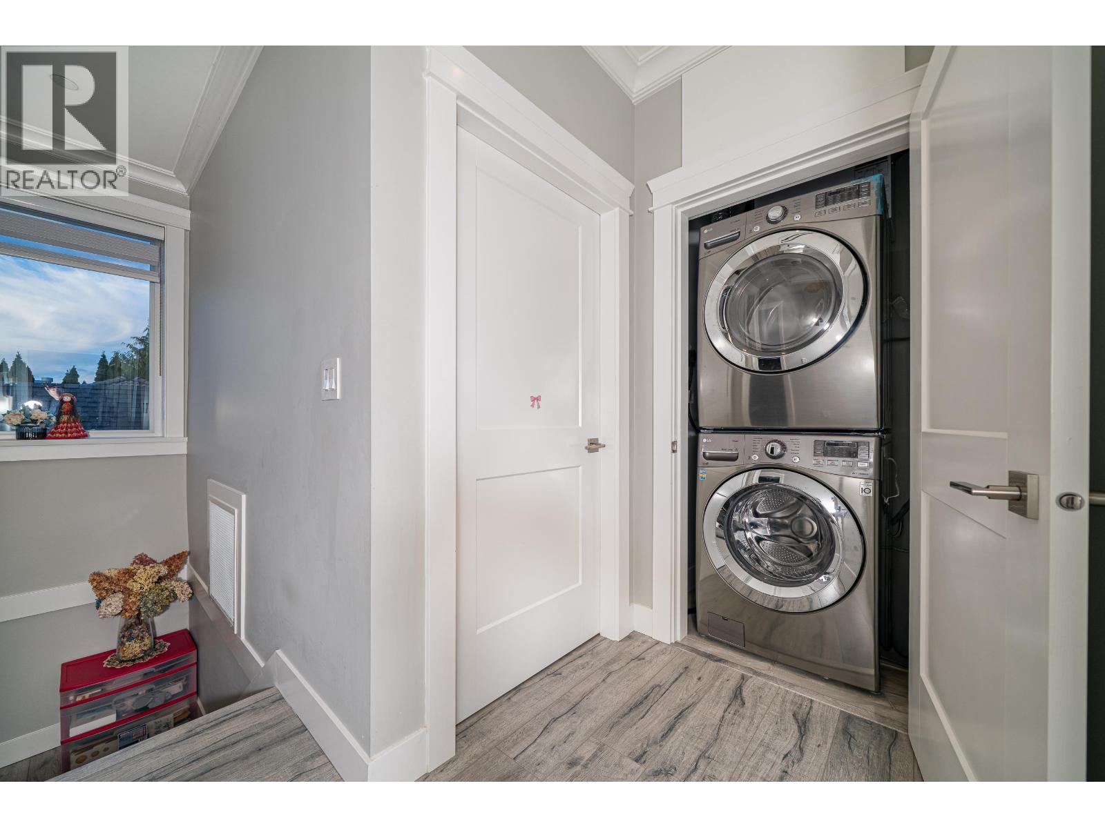 Listing Picture 21 of 28 : 5474 DUNDEE STREET, Vancouver / 溫哥華 - 魯藝地產 Yvonne Lu Group - MLS Medallion Club Member