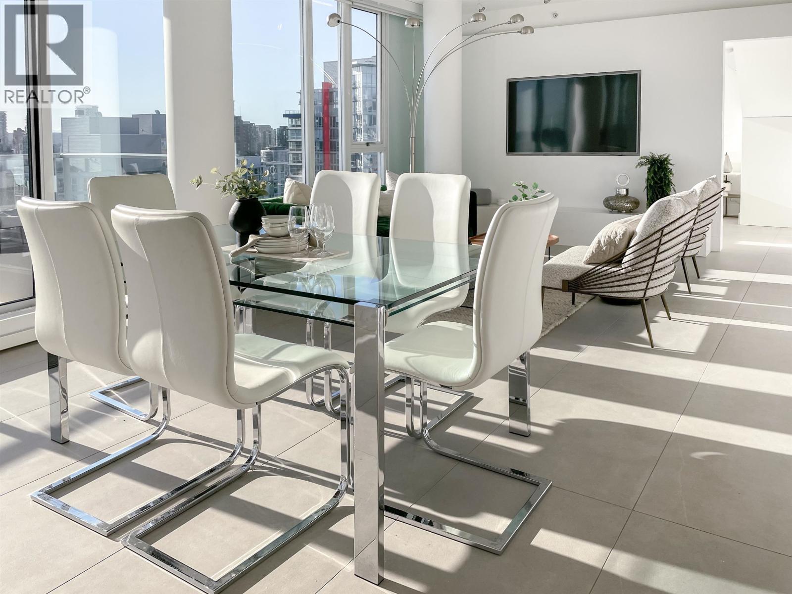 3703 689 Abbott Street, Vancouver, British Columbia  V6B 0J2 - Photo 1 - R3089158