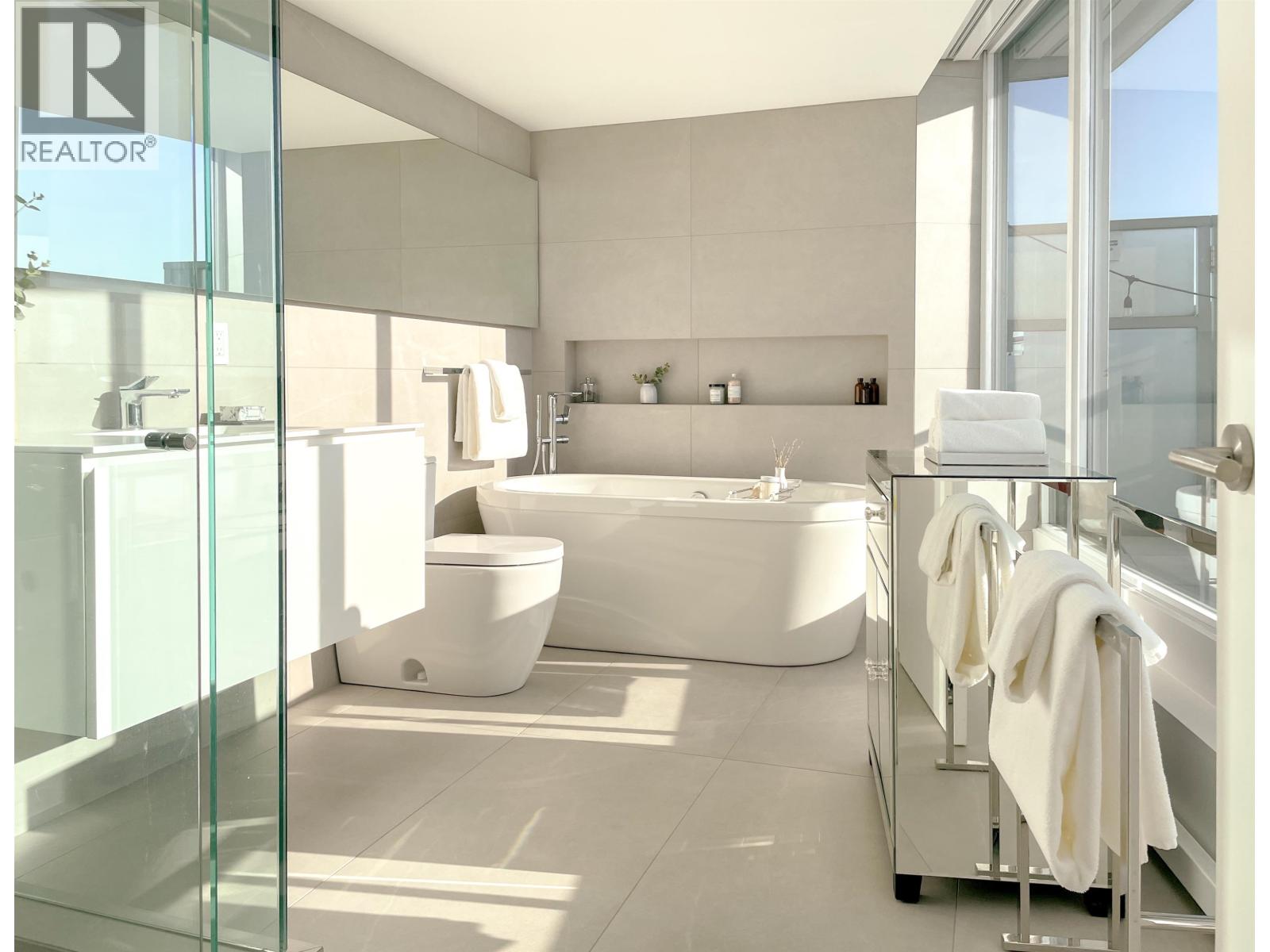 3703 689 Abbott Street, Vancouver, British Columbia  V6B 0J2 - Photo 24 - R3089158