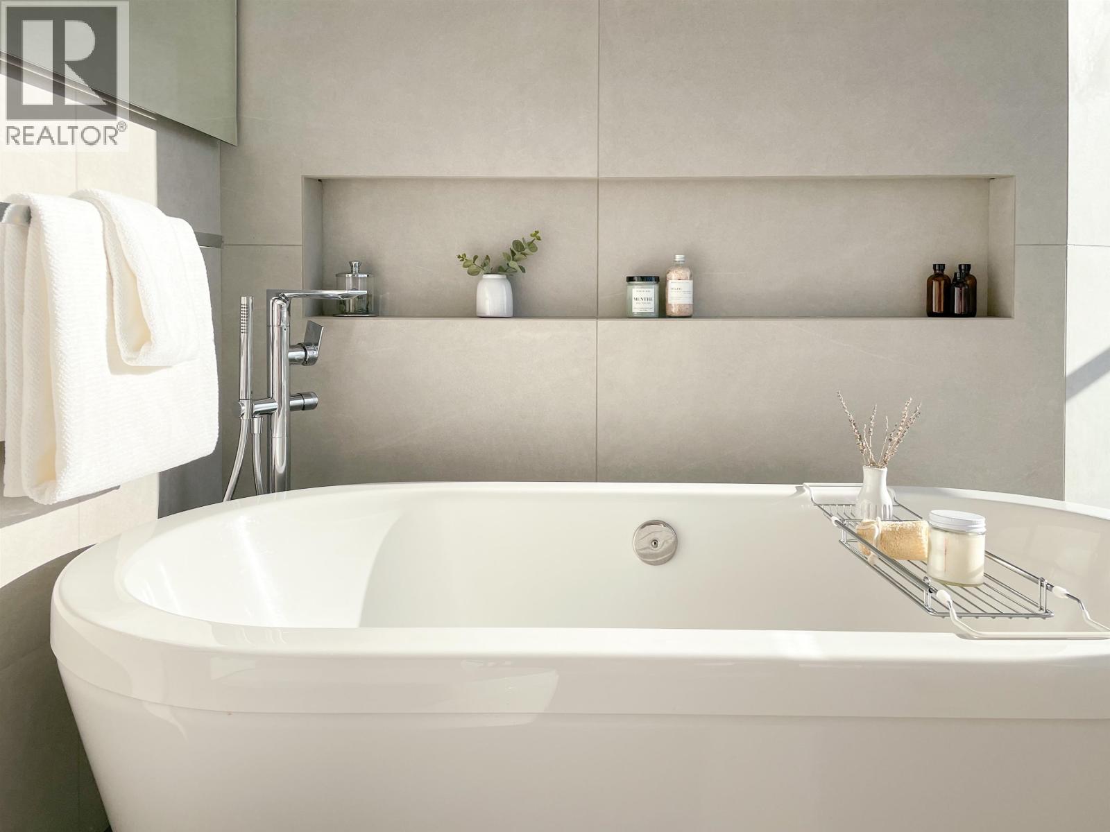 3703 689 Abbott Street, Vancouver, British Columbia  V6B 0J2 - Photo 25 - R3089158