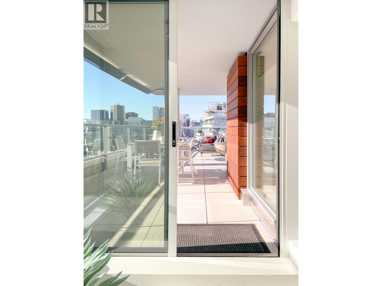 3703 689 Abbott Street, Vancouver, British Columbia  V6B 0J2 - Photo 28 - R3089158