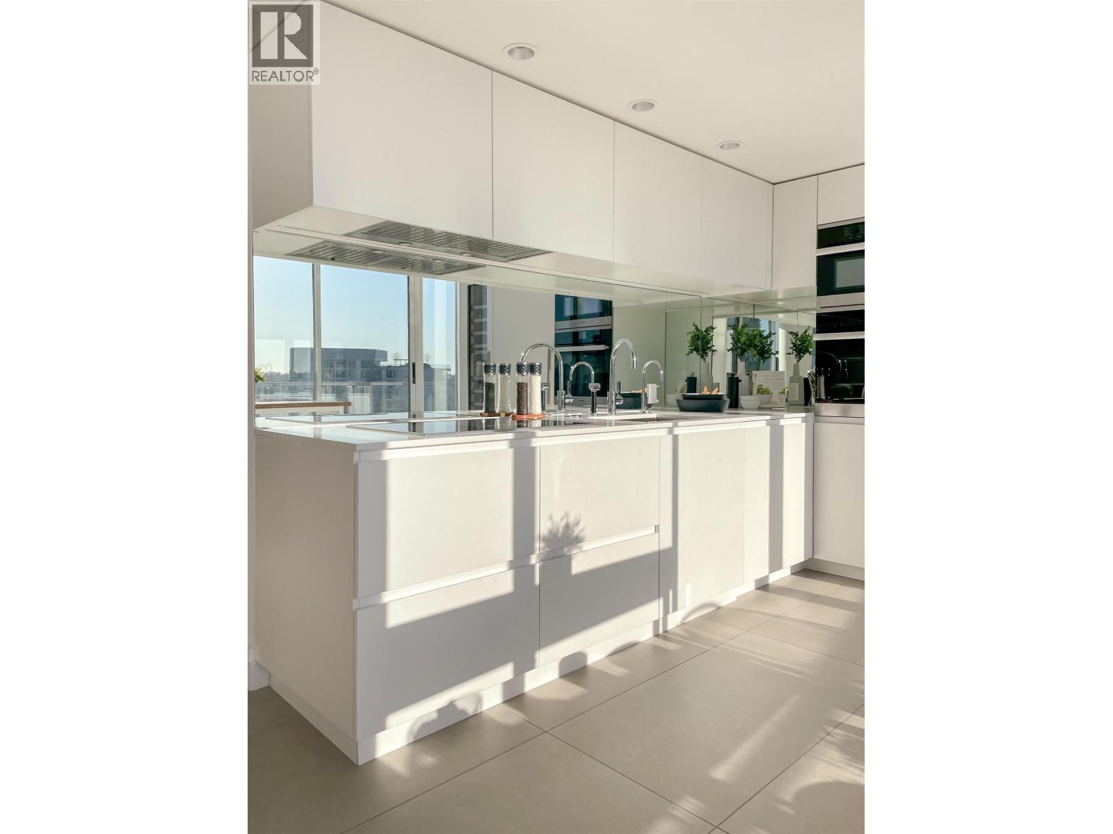 3703 689 Abbott Street, Vancouver, British Columbia  V6B 0J2 - Photo 8 - R3089158