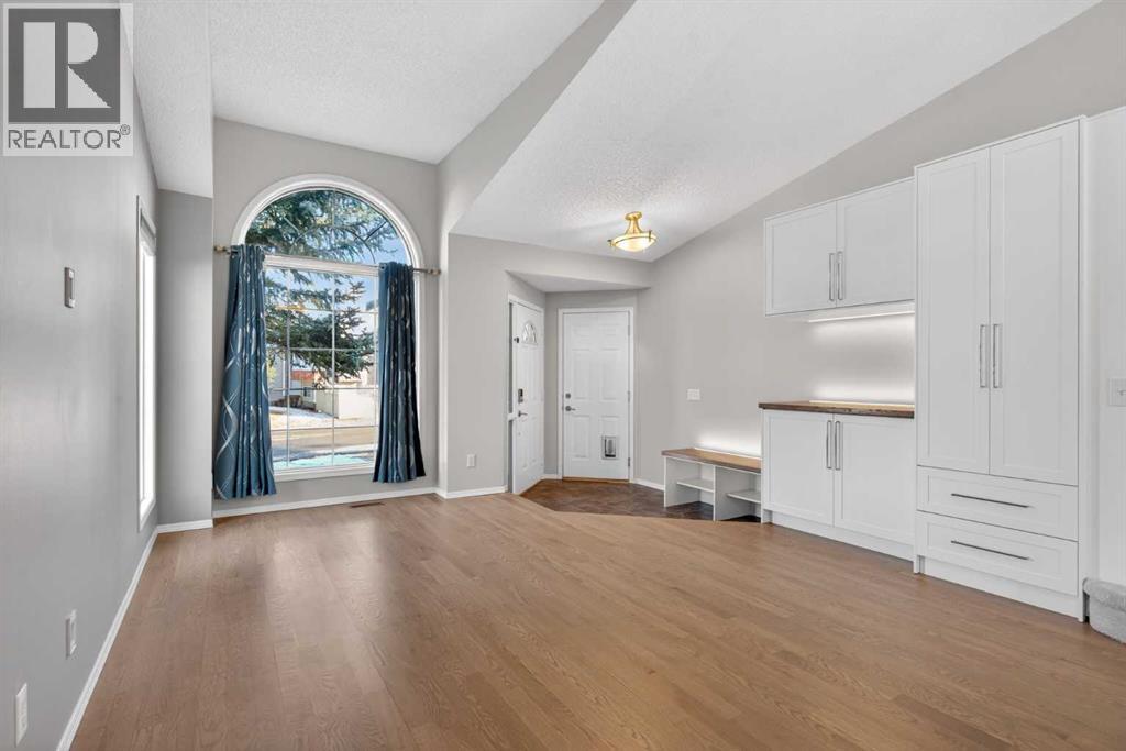 328 Douglas Ridge Close Se, Calgary, Alberta  T2Z 2M4 - Photo 3 - A2283253