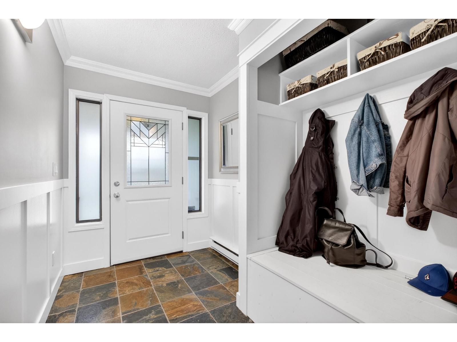 19712 49th Avenue, Langley, British Columbia  V3A 3R3 - Photo 3 - R3089127