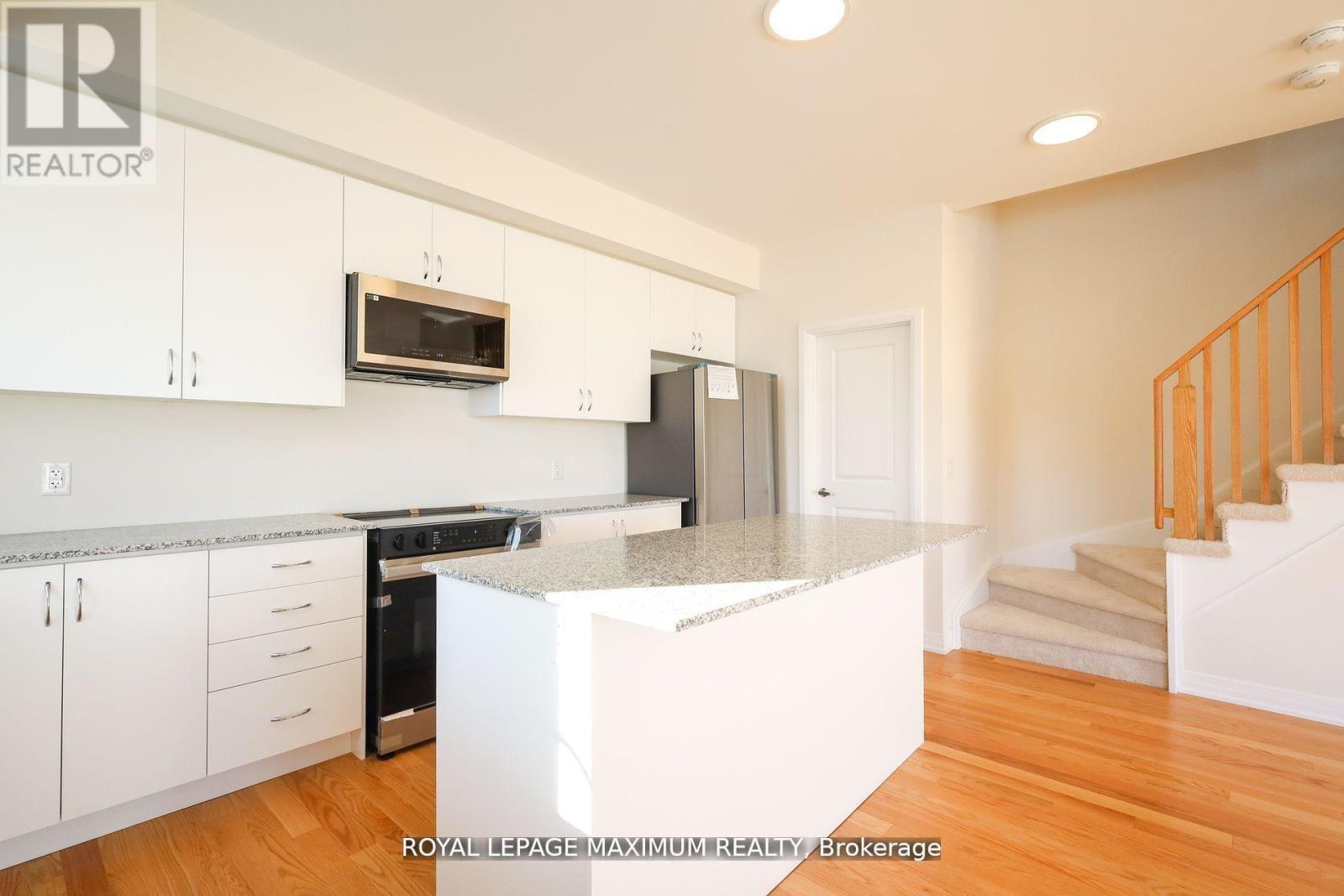 1 - 11 Baynes Way N, Bradford West Gwillimbury, Ontario  L3Z 4M1 - Photo 11 - N12781396