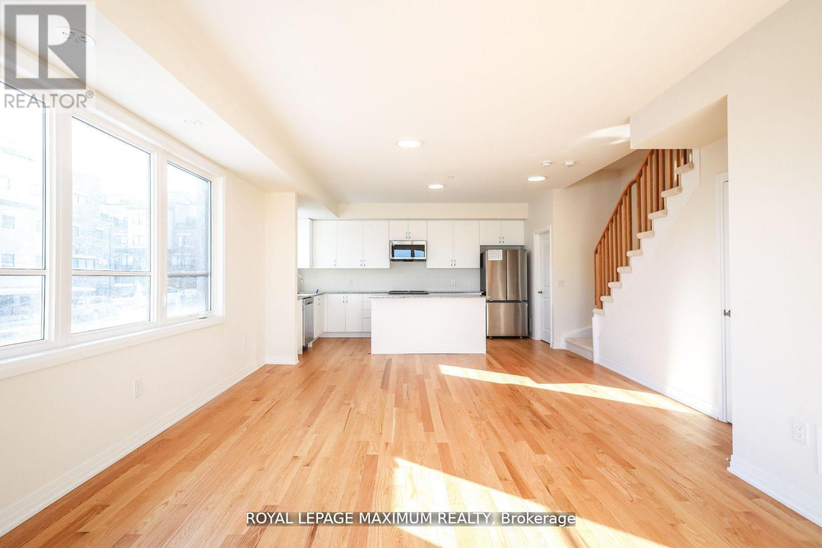 1 - 11 Baynes Way N, Bradford West Gwillimbury, Ontario  L3Z 4M1 - Photo 6 - N12781396