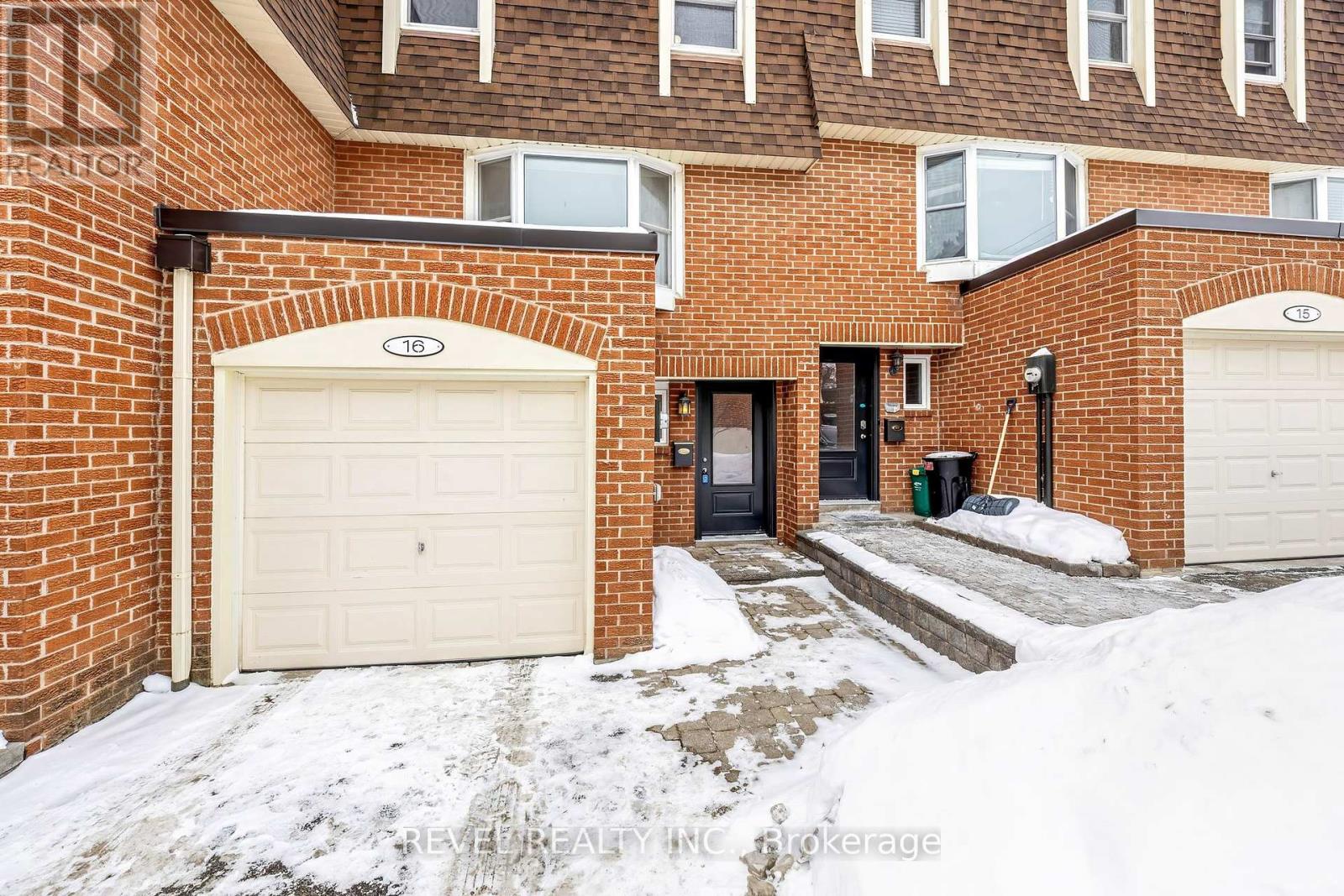 16 - 30 Heslop Road, Milton, Ontario  L9T 1B3 - Photo 2 - W12781378