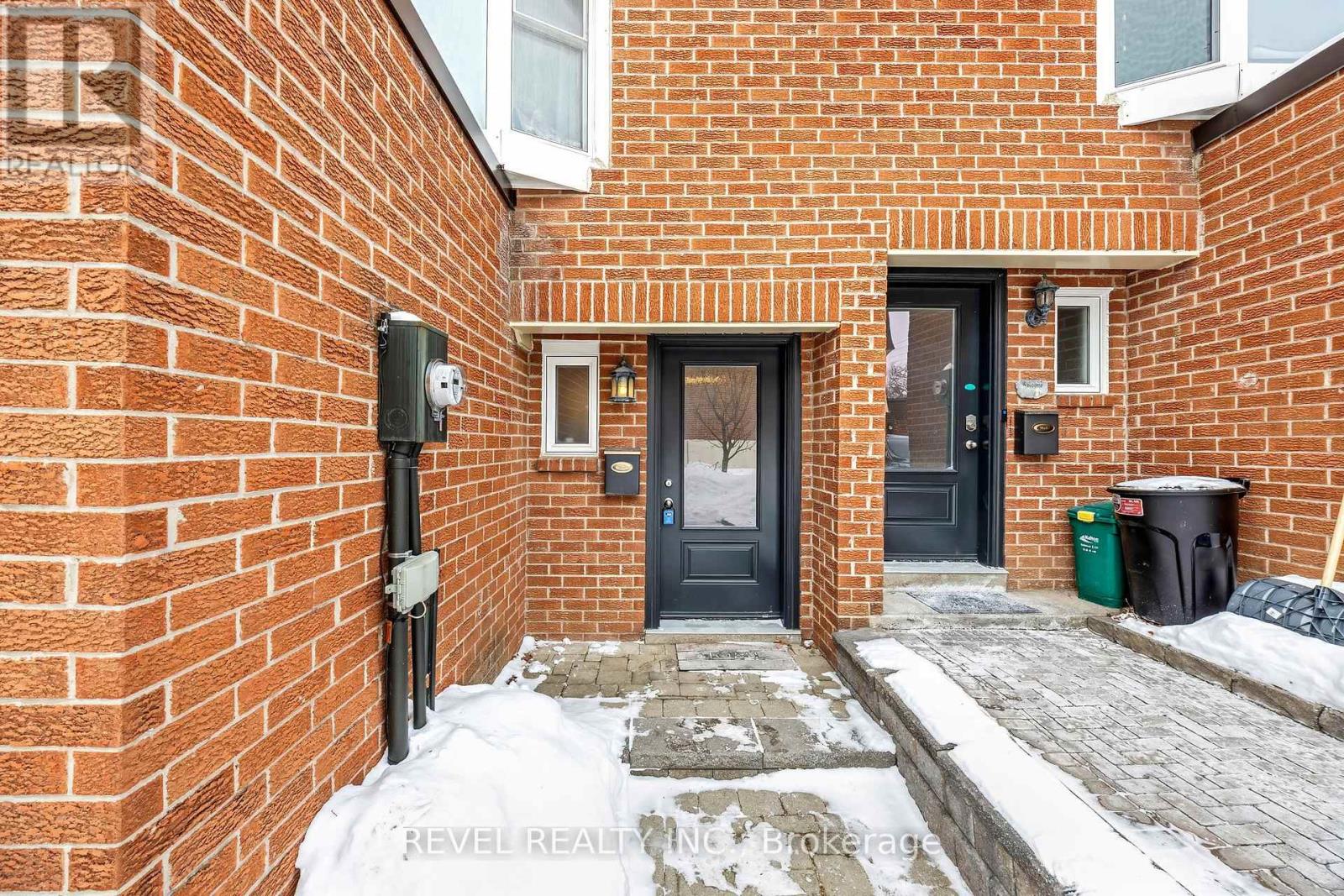 16 - 30 Heslop Road, Milton, Ontario  L9T 1B3 - Photo 3 - W12781378