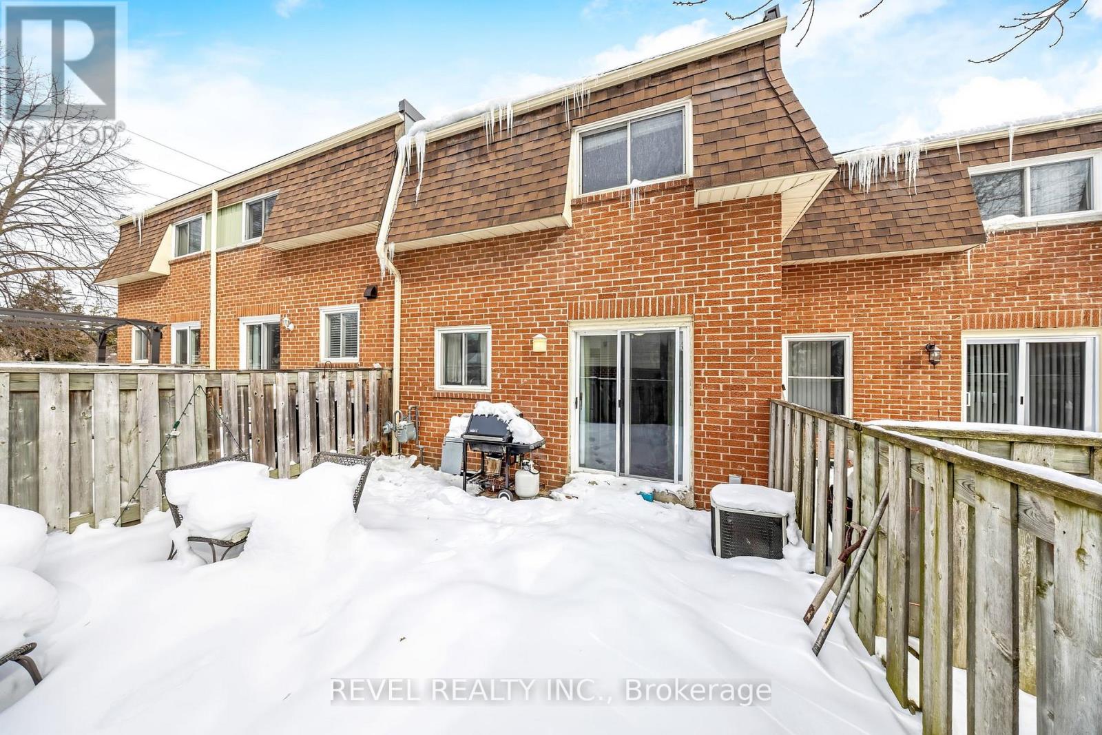 16 - 30 Heslop Road, Milton, Ontario  L9T 1B3 - Photo 4 - W12781378