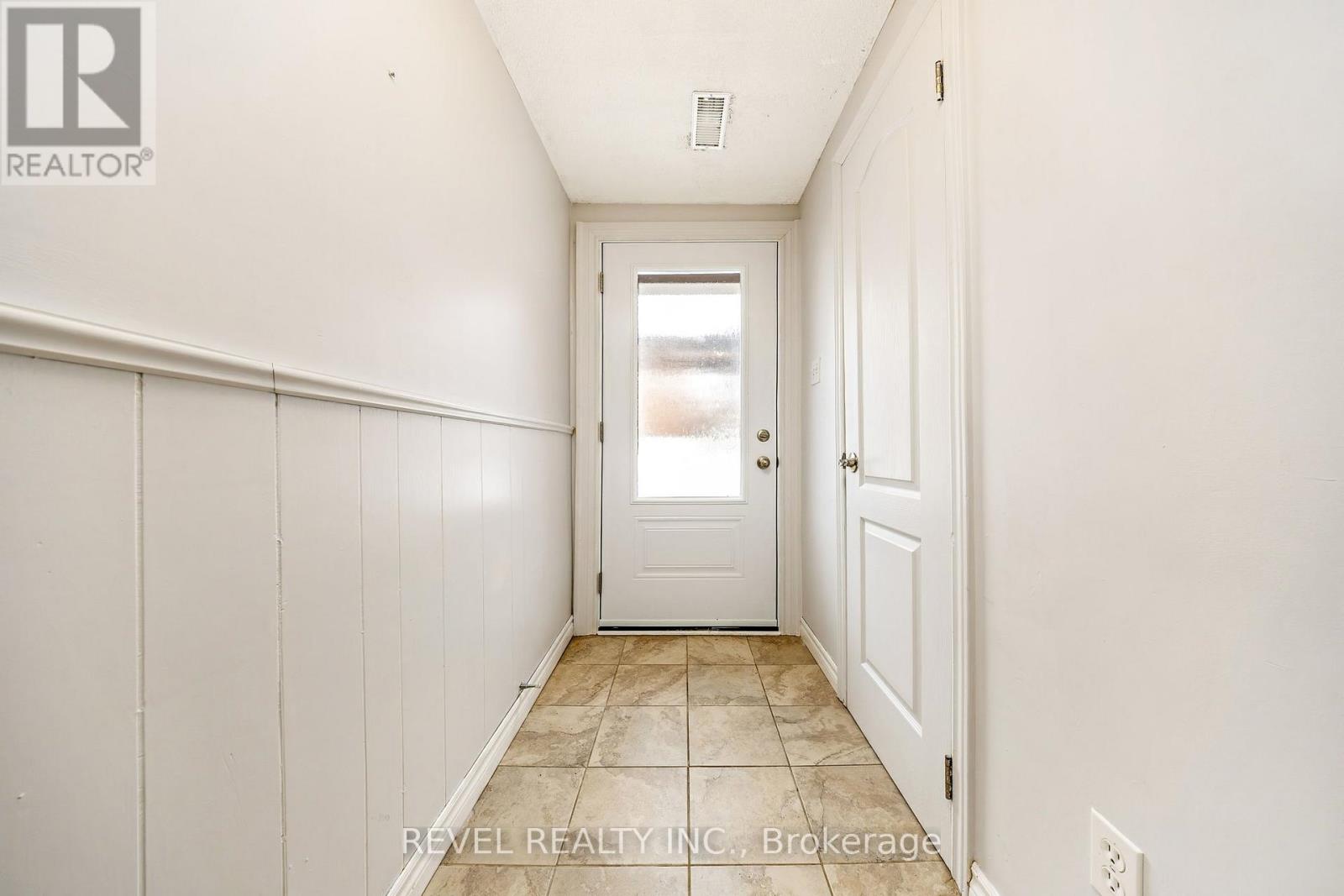 16 - 30 Heslop Road, Milton, Ontario  L9T 1B3 - Photo 7 - W12781378