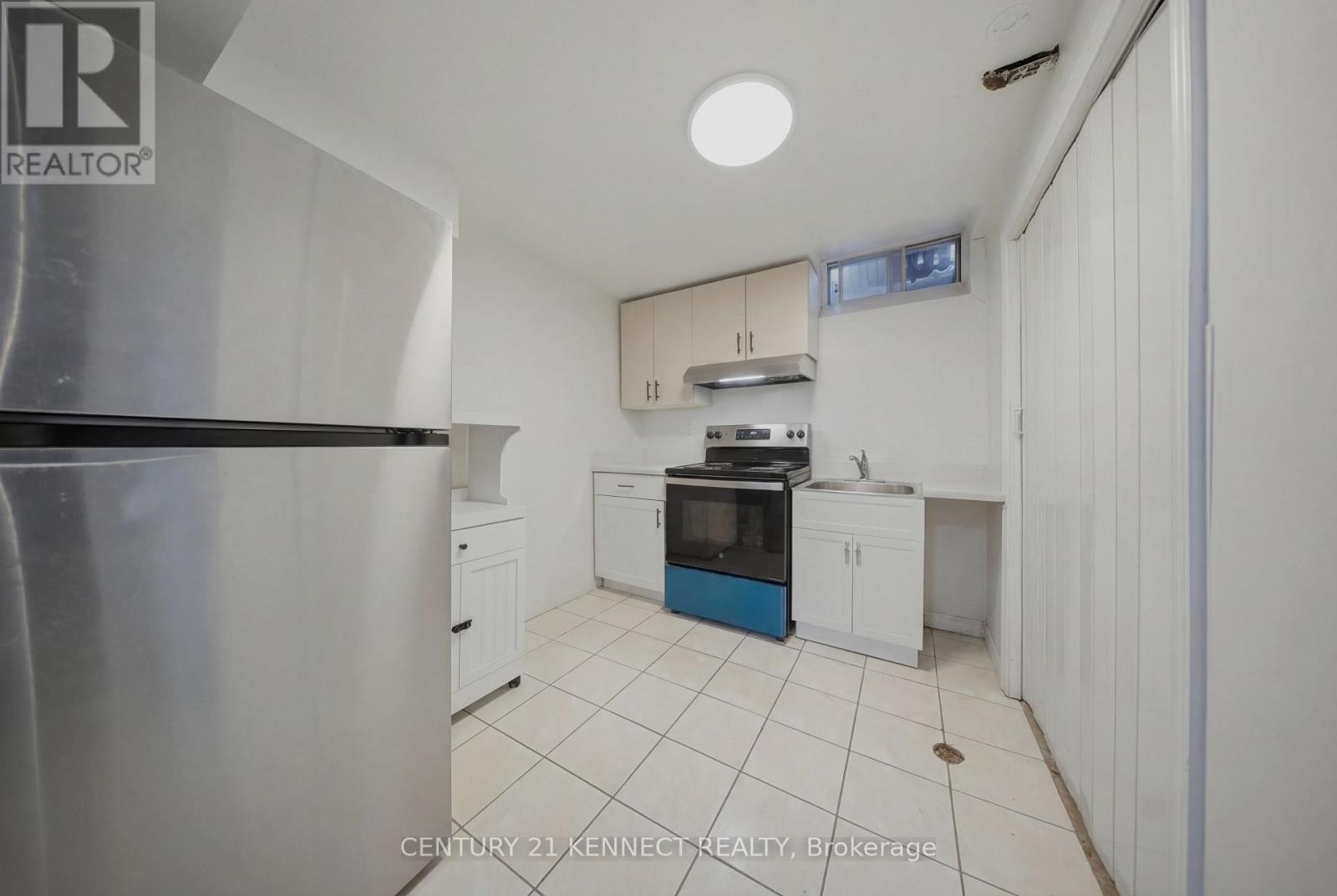 22 Norma Crescent, Brampton, Ontario  L6S 4H2 - Photo 32 - W12781386