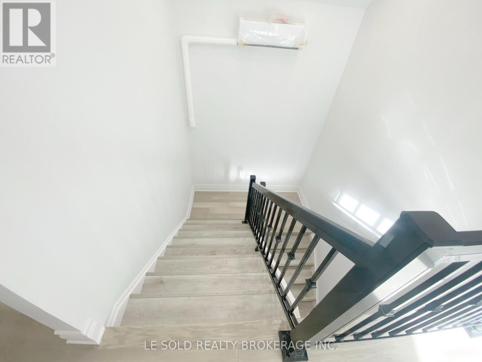 Room L201 - 81 Hallam Street, Toronto, Ontario  M6H 1W7 - Photo 7 - W12781398