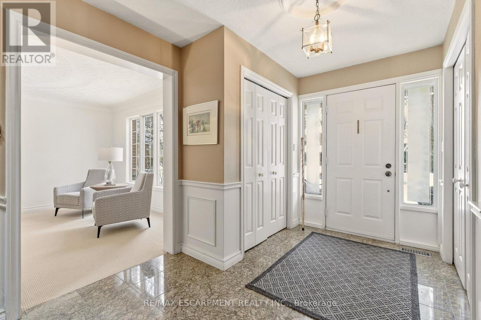 341 Shoreacres Road, Burlington, Ontario  L7L 5P3 - Photo 5 - W12781408