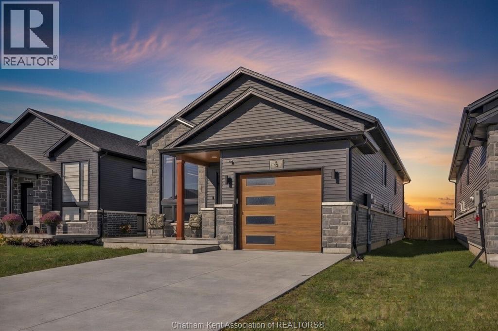 MLS# 26002906: 13 BAFFIN WAY, Chatham, Canada